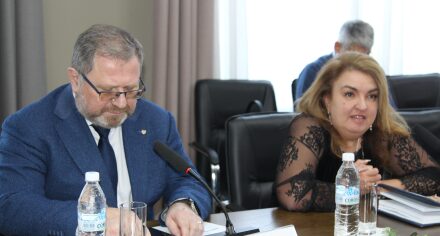 Россия Федерациясынын өкүлдөрүнүн иш сапары: «Развитие» ЖЧКсы жана «Нефтяник» АК медициналык-санитардык бирикмеси.