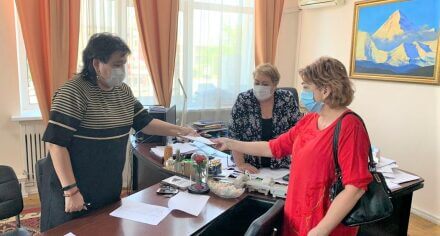 Неравнодушные активисты оказывают помощь КГМА