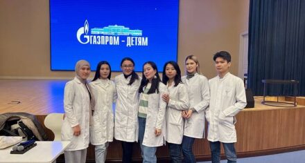 Студенттердин илимий изилдөө иштери "Конклав Гален" командасы "Газпром" мектебинин окуучулары үчүн семинар өткөрүштү