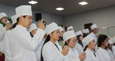 КММАда Фармация, ВСО, Педиатрия факультеттеринин «Студенттик катарга өттү» марйрамы болуп өттү