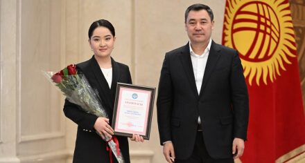 КММАнын Президенттик стипендияга ээ болгон студенттери